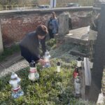 16.04.2023. Ostrowiec Świętokrzyski. Obchody 13. rocznicy katastrofy smoleńskiej. Na zdjęciu: radna Grażyna Maj / Fot. Anna Głąb - Radio Kielce