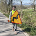 22.04.2023. Skały w gminie Nowa Słupia. Sprzątanie śmieci w ramach Światowego Dnia Ziemi. / Fot. Anna Głąb - Radio Kielce