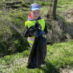 22.04.2023. Skały w gminie Nowa Słupia. Sprzątanie śmieci w ramach Światowego Dnia Ziemi. / Fot. Anna Głąb - Radio Kielce