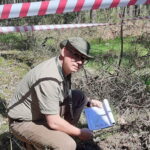 23.04.2023. Starachowice. Niewybuch w lesie. / Fot. Krzysztof Komisarczyk