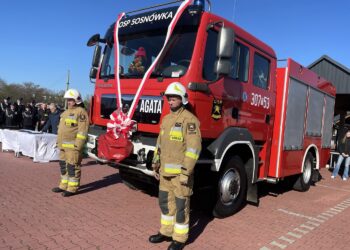 Nowy samochód gaśniczy dla strażaków-ochotników z Sosnówki