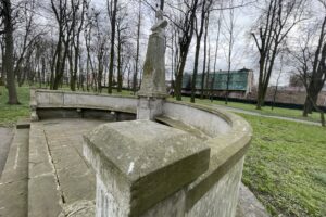 04.04.2023. Kielce. Park miejski. Pomnik Stanisława Staszica / Fot. Jarosław Kubalski - Radio Kielce