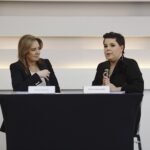 21.04.2023. Warszawa. Promocja książki Żakliny Skowrońskiej. Na zdjęciu (od lewej): Danuta Holecka i Żaklina Skowrońska. / Fot. Jarosław Kubalski - Radio Kielce