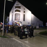 02.04.2023. Pińczów. Kilkaset osób wzięło udział w modlitewnym marszu w obronie św. Jana Pawła II / Fot. Marta Gajda-Kruk - Radio Kielce