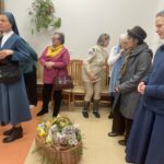 05.04.2023. Sandomierz. Żywność na święta od Caritas Diecezji Sandomierskiej. / Fot. Grażyna Szlęzak - Radio Kielce