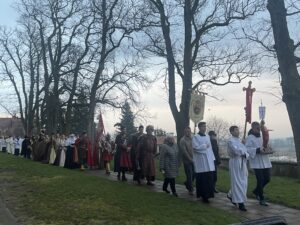 09.04.2023. Sandomierz. Katedra. Rezurekcja / Fot. Grażyna Szlęzak - Radio Kielce