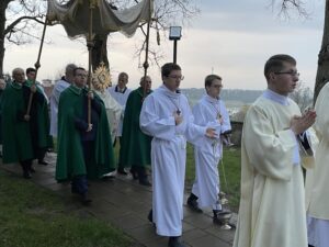 09.04.2023. Sandomierz. Katedra. Rezurekcja / Fot. Grażyna Szlęzak - Radio Kielce