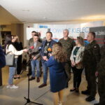 17.04.2023. Kielce. Pierwsi poborowi stawili się przed komisją wojskową w Starostwie Powiatowym w Kielcach / Fot. Wiktor Taszłow – Radio Kielce