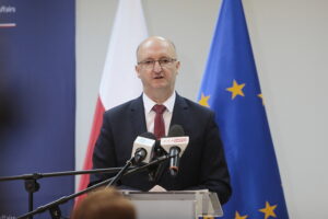 17.04.2023. Kielce. Podpisania umowy na siedzibę Centrum Informacji Konsularnej. Na zdjęciu Piotr Wawrzyk - wiceminister spraw zagranicznych. / Fot. Wiktor Taszłow - Radio Kielce