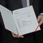 17.04.2023. Kielce. Podpisania umowy na siedzibę Centrum Informacji Konsularnej. / Fot. Wiktor Taszłow - Radio Kielce