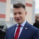 29.04.2023. Piekoszów. Wizyta Jarosława Kaczyńskiego. Na zdjęciu: Bartłomiej Dorywalski - pełnomocnik koneckich struktur PiS / Fot. Wiktor Taszłow - Radio Kielce
