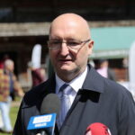 30.04.2023. Tokarnia. Festiwal Smaków. Na zdjęciu: Piotr Wawrzyk - wiceminister spraw zagranicznych / Fot. Wiktor Taszłow - Radio Kielce