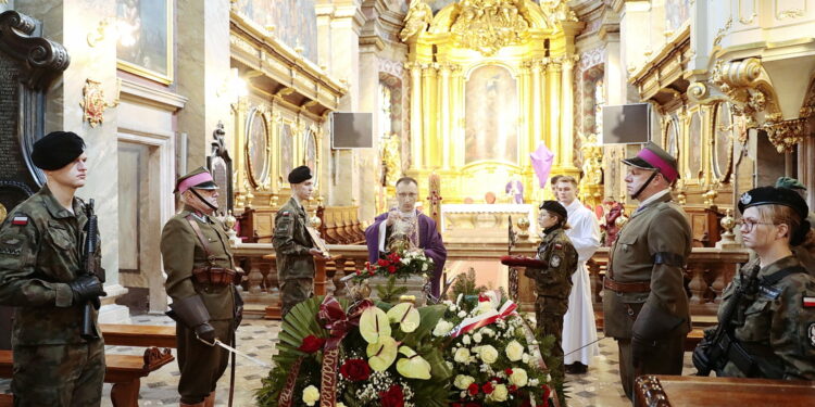 01.04.2023. Kielce. Ostatnie pożegnanie Anny Urszuli Woźniak / Fot. Wiktor Taszłow – Radio Kielce