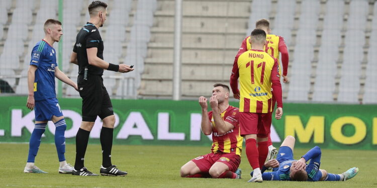 01.04.2023. Kielce. Mecz PKO BP Ekstraklasy: Korona Kielce – Miedź Legnica / Fot. Wiktor Taszłow – Radio Kielce