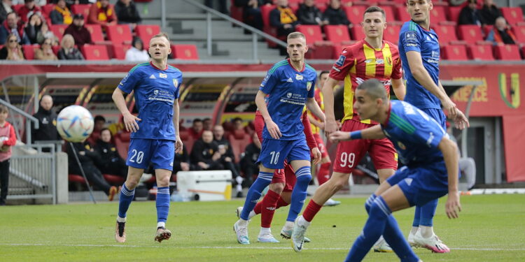 01.04.2023. Kielce. Mecz PKO BP Ekstraklasy: Korona Kielce – Miedź Legnica / Fot. Wiktor Taszłow – Radio Kielce