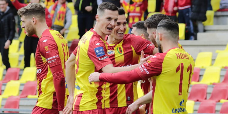 01.04.2023. Kielce. Mecz PKO BP Ekstraklasy: Korona Kielce – Miedź Legnica / Fot. Wiktor Taszłow – Radio Kielce