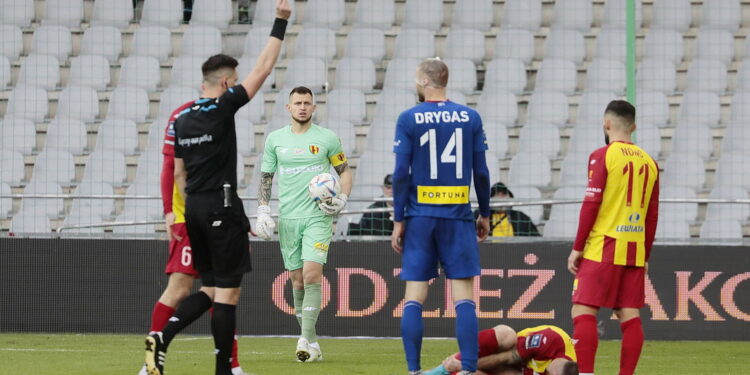 01.04.2023. Kielce. Mecz PKO BP Ekstraklasy: Korona Kielce – Miedź Legnica / Fot. Wiktor Taszłow – Radio Kielce