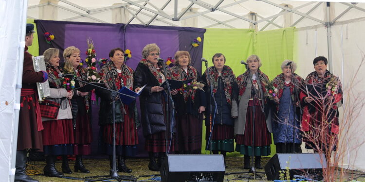 02.04.2023. Kielce. Dworek Laszczyków. Kiermasz wielkanocny. / Fot. Wiktor Taszłow - Radio Kielce