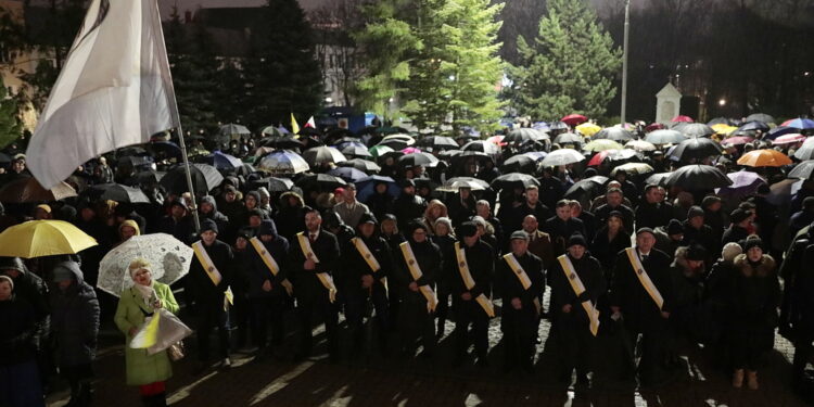 02.04.2023. Kielce. Wieczór modlitewny w dniu śmierci Jana Pawła II / Fot. Wiktor Taszłow - Radio Kielce