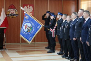 03.04.2023. Kielce. Wręczenie promes na zakup samochodów ratowniczo-gaśniczych dla jednostek Ochotniczych Straży Pożarnych z województwa świętokrzyskiego / Fot. Wiktor Taszłow - Radio Kielce