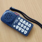 Kielce. Miejska Biblioteka Publiczna. Sprzęt przeznaczony dla osób słabowidzących i niewidomych. Na zdjęciu tzw. czytak / Fot. Wiktor Taszłow – Radio Kielce