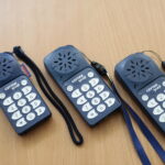 Kielce. Miejska Biblioteka Publiczna. Sprzęt przeznaczony dla osób słabowidzących i niewidomych. Na zdjęciu tzw. czytak / Fot. Wiktor Taszłow – Radio Kielce