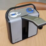 Kielce. Miejska Biblioteka Publiczna. Sprzęt przeznaczony dla osób słabowidzących i niewidomych. Na zdjęciu urządzenie lektorskie i skanujące dokumenty / Fot. Wiktor Taszłow – Radio Kielce