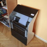 Kielce. Miejska Biblioteka Publiczna. Sprzęt przeznaczony dla osób słabowidzących i niewidomych. Na zdjęciu drukarka brajlowska / Fot. Wiktor Taszłow – Radio Kielce