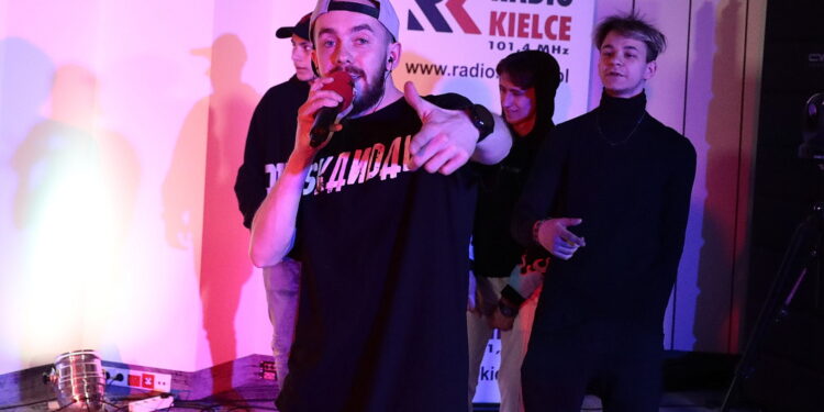 14.04.2023. Radio Kielce. Koncert Jotu Fabek Szuszul i Przyjaciele / Fot. Wiktor Taszłow – Radio Kielce