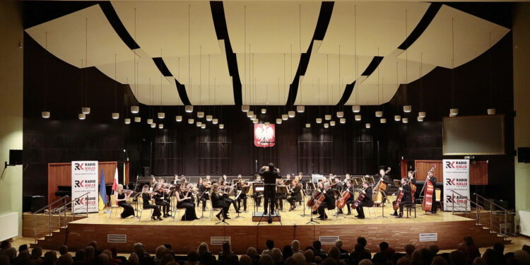 Orkiestra z Charkowa zagrała dla kieleckiej publiczności