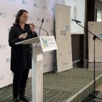 19.04.2023. Cedzyna. Konferencja, podczas której dyskutowano o szansach i możliwości rozwoju przedsiębiorstw z regionu. Na zdjęciu: Anna Pająk - pełnomocnik fundacji Platforma Przemysłu Przyszłości / Fot. Michał Kita - Radio Kielce