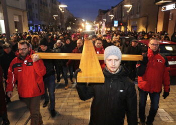 04.04.2023 Kielce. Droga Krzyżowa / Fot. Jarosław Kubalski - Radio Kielce