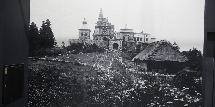 08.04.2023. Nowa Słupia. Park Dziedzictwa Gór Świętokrzyskich „Łysa Góra” / Fot. Jarosław Kubalski – Radio Kielce