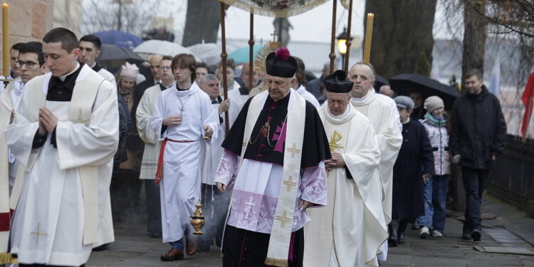 09.04.2023. Kielce. Katedra. Rezurekcja / Fot. Jarosław Kubalski - Radio Kielce