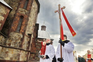 10.04.2023. Suków. Procesja Emaus / Fot. Jarosław Kubalski – Radio Kielce