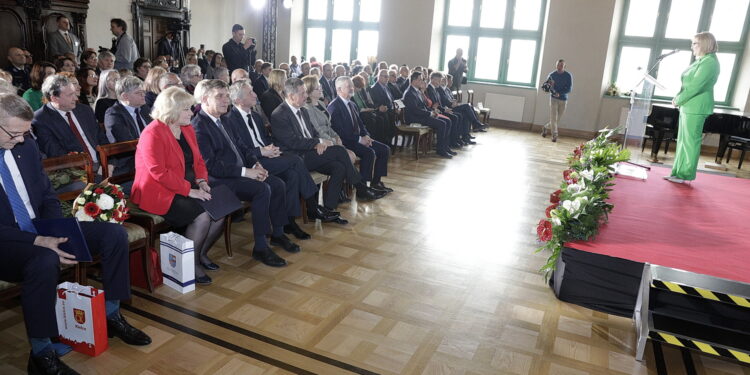 19.04.2023 Kielce. Pałac Biskupów Krakowskich. Obchody 100 - lecia Archiwum Państwowego w Kielcach / Fot. Jarosław Kubalski - Radio Kielce