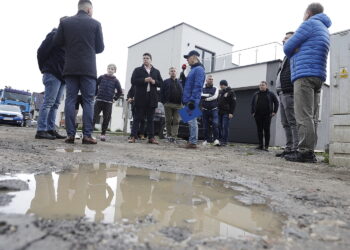 INTERWENCJA. Dziury i kałuże zmorą mieszkańców jednej z kieleckich ulic