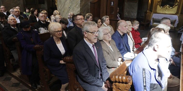 22.04.2023 Kielce. Katedra. Msza z okazji 25 lat sakry biskupa Mariana Florczyka / Fot. Jarosław Kubalski - Radio Kielce