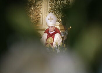 22.04.2023 Kielce. Katedra. Msza z okazji 25 lat sakry biskupa Mariana Florczyka. na zdjęciu biskup Marian Florczyk / Fot. Jarosław Kubalski - Radio Kielce