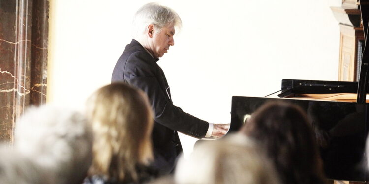 22.04.2023 Kielce. Muzeum Narodowe. Koncert zapowiadający tegoroczne "Chopinowskie Inspiracje” Michel Bourdoncle - fortepian / Fot. Jarosław Kubalski - Radio Kielce