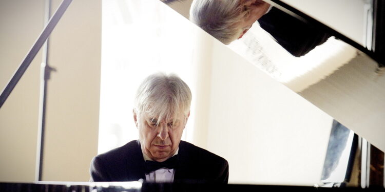 22.04.2023 Kielce. Muzeum Narodowe. Koncert zapowiadający tegoroczne "Chopinowskie Inspiracje” Michel Bourdoncle - fortepian / Fot. Jarosław Kubalski - Radio Kielce