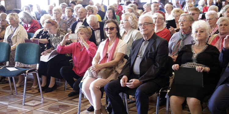 23.04.2023 Kielce. WDK. Seniorshow / Fot. Jarosław Kubalski - Radio Kielce