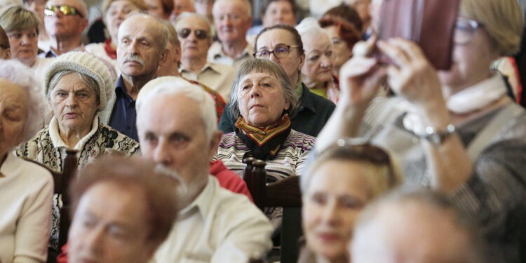 23.04.2023 Kielce. WDK. Seniorshow / Fot. Jarosław Kubalski - Radio Kielce