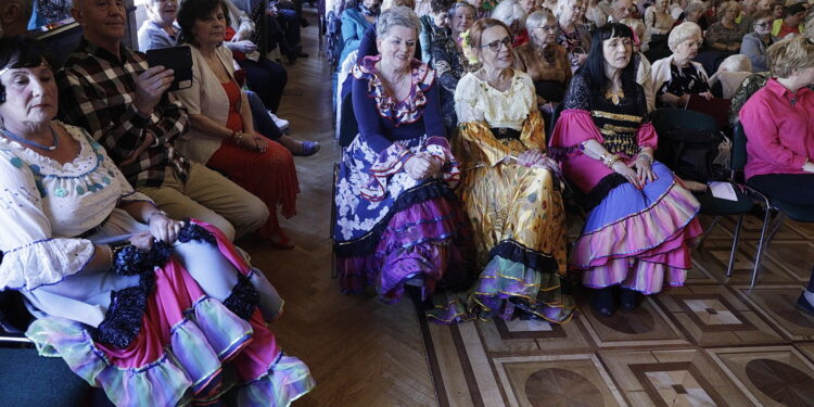 23.04.2023 Kielce. WDK. Seniorshow / Fot. Jarosław Kubalski - Radio Kielce