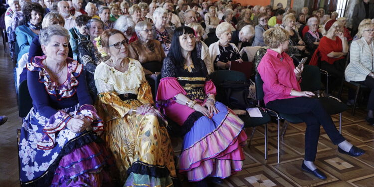 23.04.2023 Kielce. WDK. Seniorshow / Fot. Jarosław Kubalski - Radio Kielce