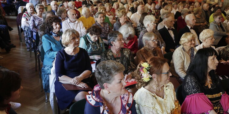 23.04.2023 Kielce. WDK. Seniorshow / Fot. Jarosław Kubalski - Radio Kielce