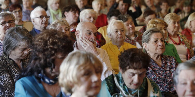 23.04.2023 Kielce. WDK. Seniorshow / Fot. Jarosław Kubalski - Radio Kielce