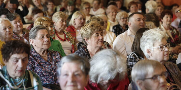 23.04.2023 Kielce. WDK. Seniorshow / Fot. Jarosław Kubalski - Radio Kielce