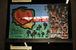 Apel o pokój w Ukrainie popłynął z dziecięcych rysunków
