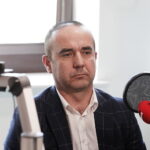 24.04.2023 Radio Kielce. Studio Polityczne. Piotr Kisiel - Solidarna Polska / Fot. Jarosław Kubalski - Radio Kielce